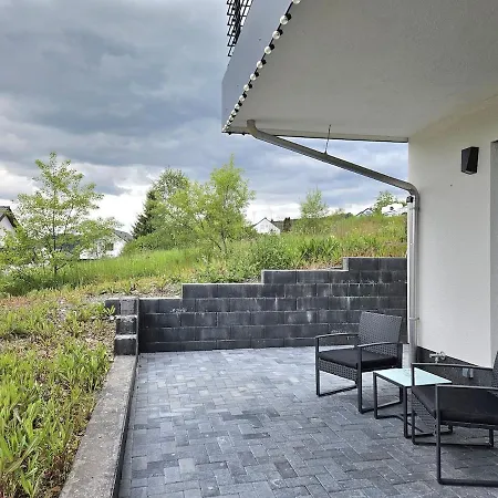 Luxus Mit Terrasse & Toplage