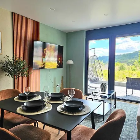 Luxus Mit Terrasse & Toplage